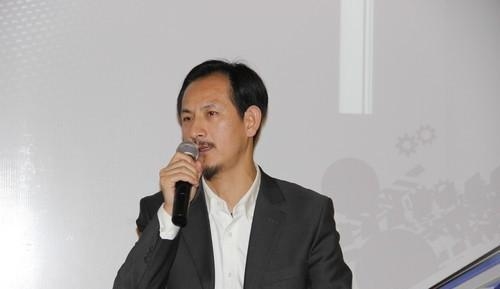 深圳市百分之百數(shù)碼科技有限公司董事長(zhǎng)徐國(guó)祥。 